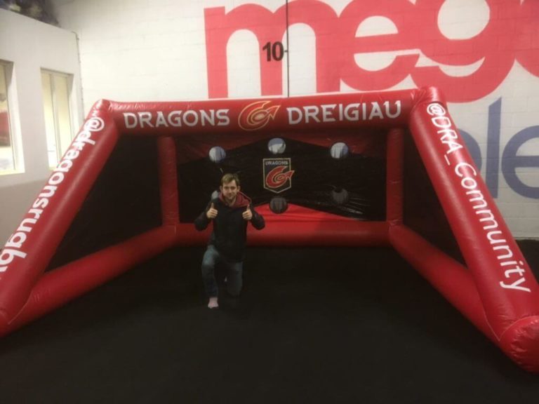 Dragons Dreigiau Inflatable Football Goal