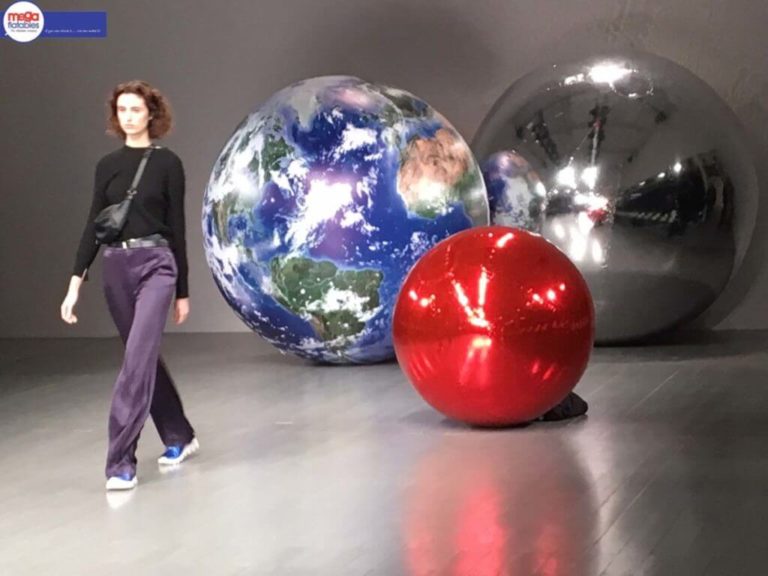 Catwalk Giant Inflatable Spheres Multi