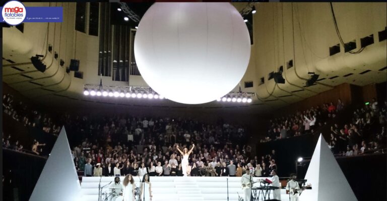 Giant inflatable sphere